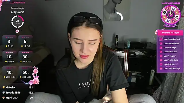 Snapshot of KindKristy chatting on 01-16-25, 08:33 KindKristy online show from 01-16-25, 08:33