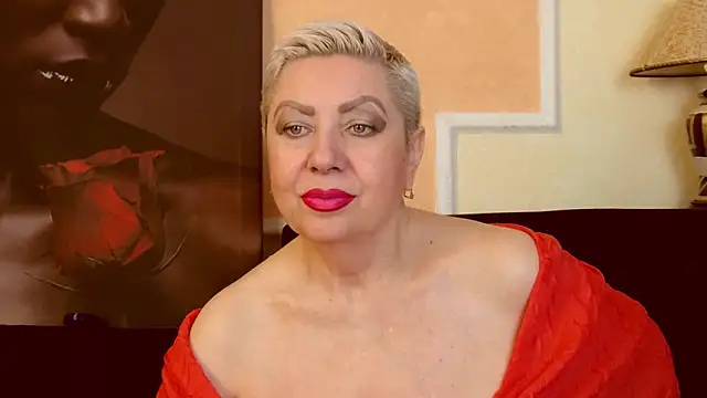 Snapshot of LadyPosh chatting on 09-09-25, 08:52 LadyPosh online show from 09-09-25, 08:52