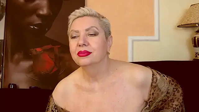 Snapshot of LadyPosh chatting on 09-12-25, 10:21 LadyPosh online show from 09-12-25, 10:21