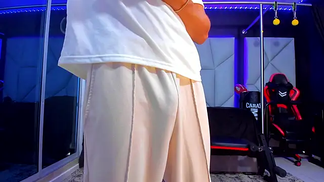 Snapshot of Aydenmiller96 chatting on 11-12-25, 01:55 Aydenmiller96 online show from 11-12-25, 01:55