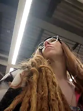 LucidLucy online show from 02-03-25, 10:43