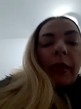 Snapshot of Dirtyfeelin chatting on 03-22-26, 06:50 Dirtyfeelin online show from 03-22-26, 06:50