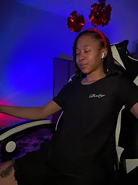 Snapshot of thebrattygoddess chatting on 02-15-25, 10:33 thebrattygoddess online show from 02-15-25, 10:33