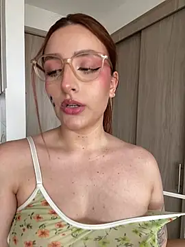 Snapshot of Anavi_ chatting on 02-18-26, 09:33 Anavi online show from 02-18-26, 09:33