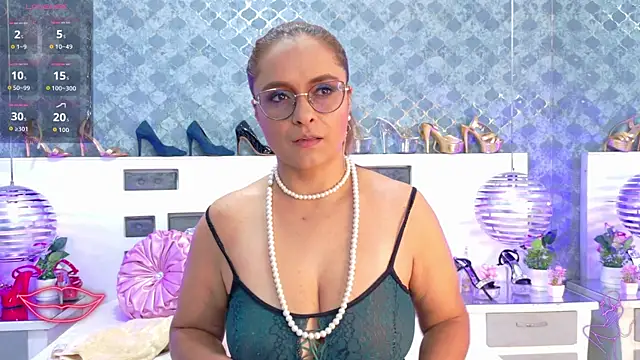 Snapshot of MarilynVega1 chatting on 09-29-25, 08:46 MarilynVega1 online show from 09-29-25, 08:46