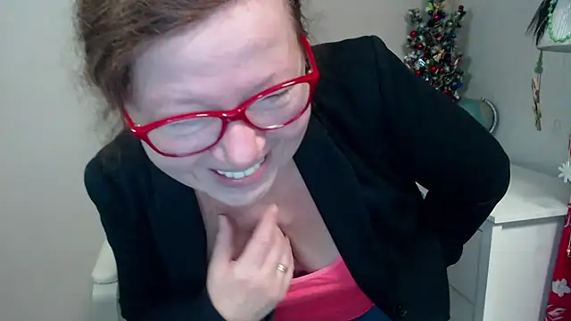 Adelewildx online show from 01-08-25, 04:44