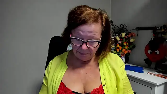 Snapshot of Adelewildx chatting on 07-20-26, 03:43 Adelewildx online show from 07-20-26, 03:43