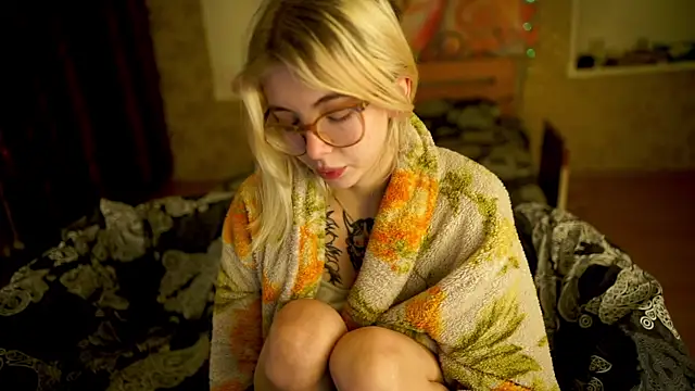 Allison Cuty online show from 01-24-25, 10:51