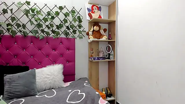 BellaBellosinia online show from 01-10-26, 03:08