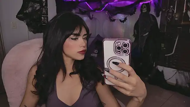 Snapshot of YourKatt chatting on 10-26-25, 04:07 YourKatt online show from 10-26-25, 04:07