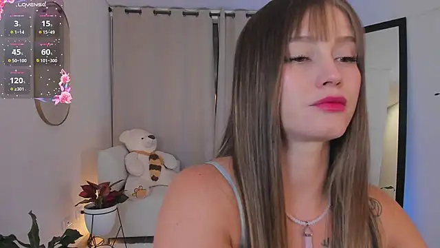 roxie gates  online show from 11-25-25, 12:54