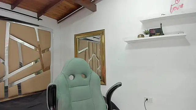 Snapshot of mister_miike chatting on 02-12-25, 03:07 mister miike online show from 02-12-25, 03:07