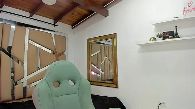 Snapshot of mister_miike chatting on 02-15-25, 03:09 mister miike online show from 02-15-25, 03:09