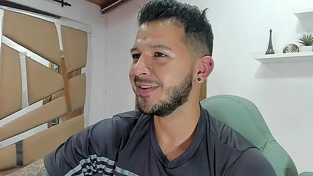 Snapshot of mister_miike chatting on 02-28-25, 03:04 mister miike online show from 02-28-25, 03:04