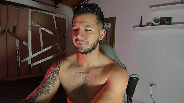 Snapshot of mister_miike chatting on 03-01-25, 03:10 mister miike online show from 03-01-25, 03:10