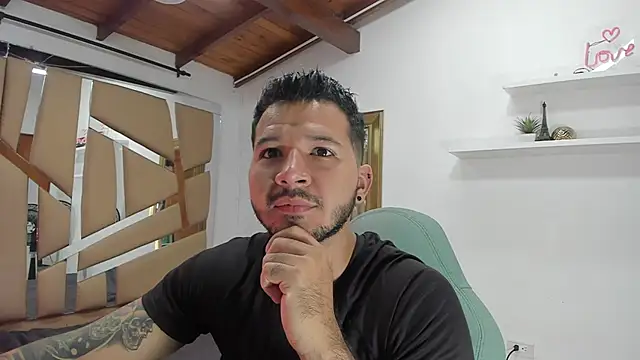 Snapshot of mister_miike chatting on 03-12-25, 03:02 mister miike online show from 03-12-25, 03:02