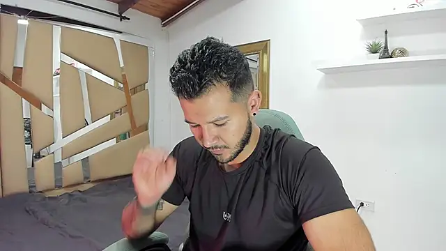 Snapshot of mister_miike chatting on 03-14-25, 03:04 mister miike online show from 03-14-25, 03:04