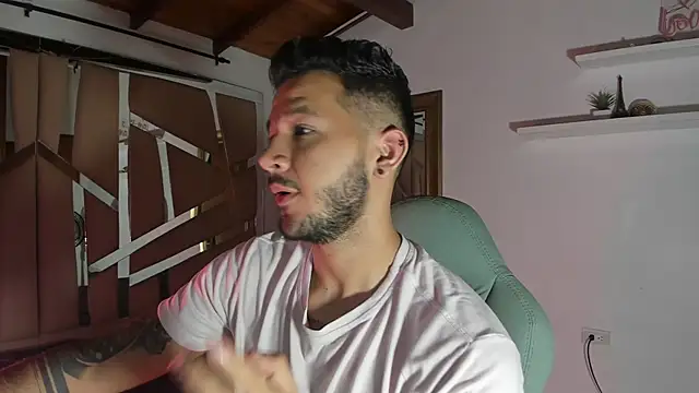 Snapshot of mister_miike chatting on 03-15-25, 03:07 mister miike online show from 03-15-25, 03:07