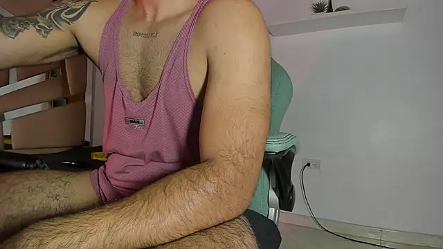 Snapshot of mister_miike chatting on 03-21-25, 03:01 mister miike online show from 03-21-25, 03:01