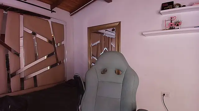 Snapshot of mister_miike chatting on 09-23-25, 03:09 mister miike online show from 09-23-25, 03:09