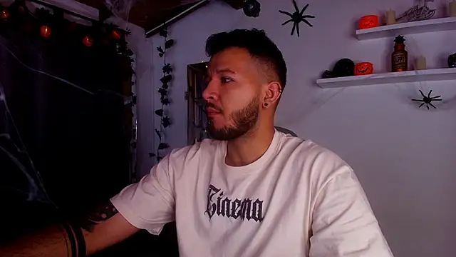 Snapshot of mister_miike chatting on 10-17-25, 03:10 mister miike online show from 10-17-25, 03:10