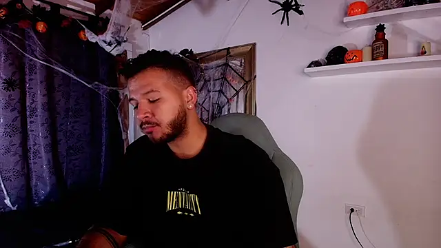 Snapshot of mister_miike chatting on 10-29-25, 03:09 mister miike online show from 10-29-25, 03:09