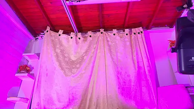 emyli sw  online show from 02-18-25, 03:10