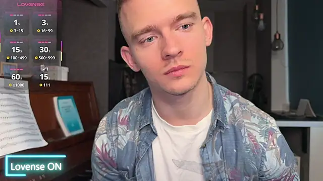 Snapshot of Marvelboy_ chatting on 11-11-25, 11:32 Marvelboy online show from 11-11-25, 11:32