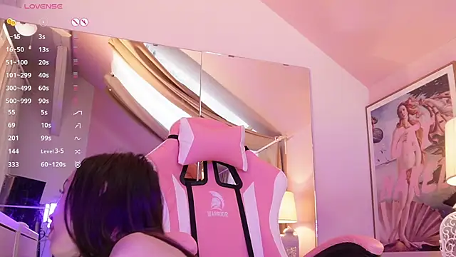 Snapshot of KirstenDanston chatting on 03-08-25, 08:00 KirstenDanston online show from 03-08-25, 08:00