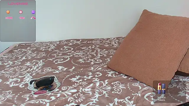 Snapshot of SuchArt_ chatting on 10-12-25, 03:55 SuchArt online show from 10-12-25, 03:55