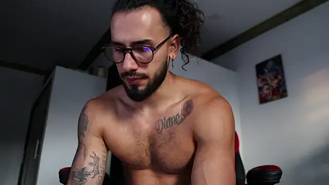 Snapshot of Baky_sexy chatting on 01-13-25, 10:45 Baky sexy online show from 01-13-25, 10:45