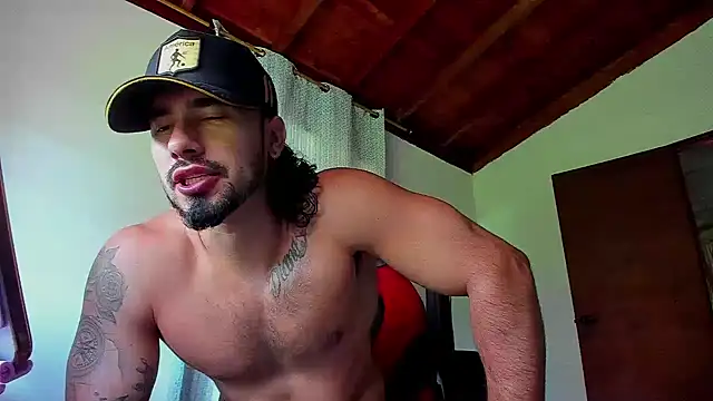 Snapshot of Baky_sexy chatting on 12-04-25, 02:04 Baky sexy online show from 12-04-25, 02:04