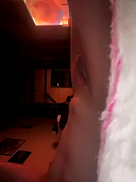 Snapshot of Chris-LE91 chatting on 09-16-25, 01:06 Chris-LE91 online show from 09-16-25, 01:06