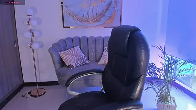 ZoePresleyX online show from 02-05-25, 10:01