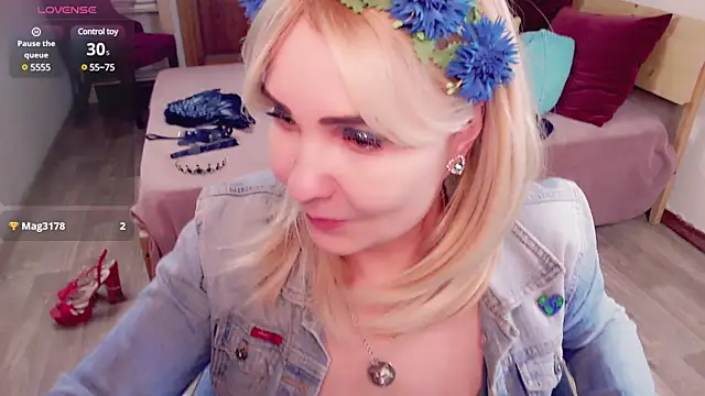 Snapshot of _unique_cam_ chatting on 02-02-25, 12:02 unique cam online show from 02-02-25, 12:02