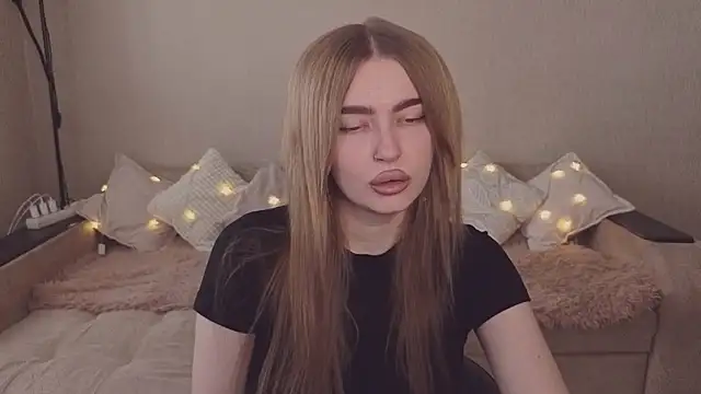 ViolettaLopez online show from 04-15-26, 01:07