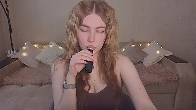 ViolettaLopez online show from 05-18-26, 03:29