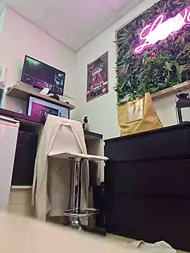 Snapshot of Nathotsexy1 chatting on 12-31-24, 01:30 Nathotsexy1 online show from 12-31-24, 01:30