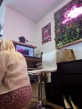 Snapshot of Nathotsexy1 chatting on 02-18-25, 09:21 Nathotsexy1 online show from 02-18-25, 09:21