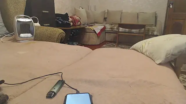 Amy August online show from 03-04-26, 06:58