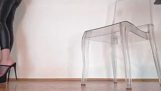 Snapshot of Lady-Nymph chatting on 01-29-25, 03:47 Lady-Nymph online show from 01-29-25, 03:47