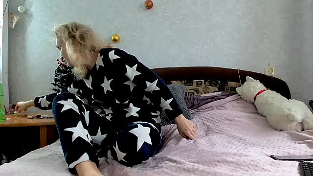 Snapshot of ModelEva chatting on 12-14-24, 08:23 ModelEva online show from 12-14-24, 08:23