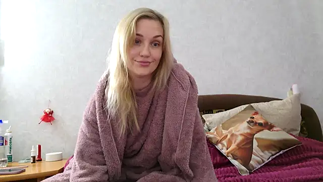 Snapshot of ModelEva chatting on 10-24-25, 06:21 ModelEva online show from 10-24-25, 06:21