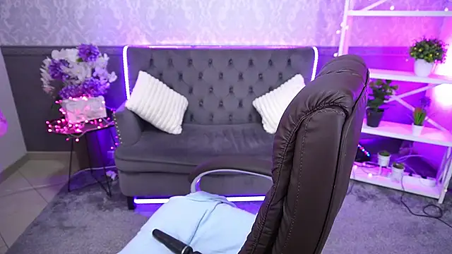 LittleShyy online show from 11-04-25, 01:54