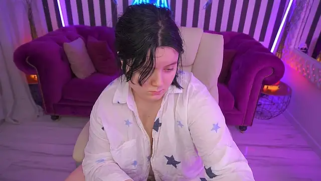 Snapshot of LittleShyy chatting on 06-18-26, 12:53 LittleShyy online show from 06-18-26, 12:53