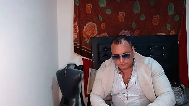 hardrock982 online show from 12-18-25, 02:23