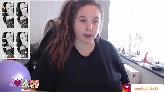 AureliaWinter online show from 12-22-25, 09:06