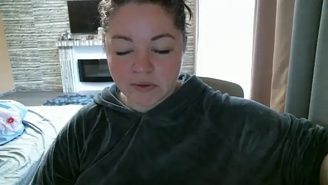 cute  cherry online show from 03-10-25, 07:53