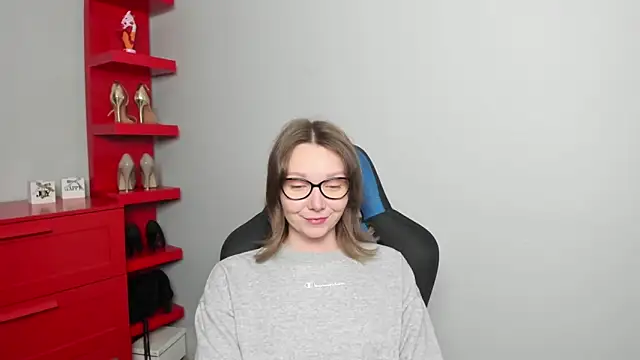 Snapshot of Cookie_zoe chatting on 06-18-26, 05:30 Cookie zoe online show from 06-18-26, 05:30