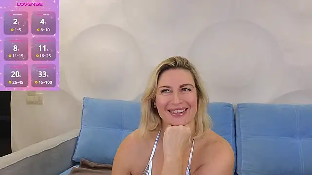 Snapshot of Lady_Murenza chatting on 11-18-25, 07:18 Lady Murenza online show from 11-18-25, 07:18